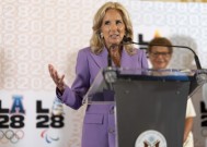 以下是吉尔·拜登(Jill Biden)认为美国可以在洛杉矶奥运会上匹敌法国的活力